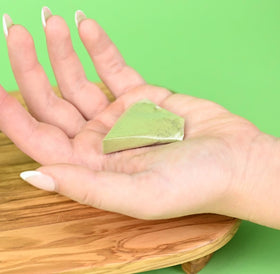 Blate Papes pouch stands and spoon for organized dosing