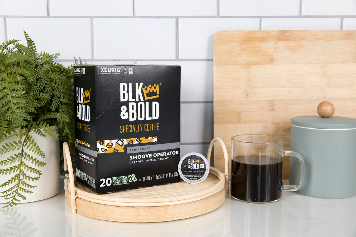 BLK & Bold Smoove Operator 100% Arabica beans close-up.