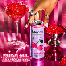Bloom Nutrition lychee and prebiotics close-up showing gut-friendly ingredients.