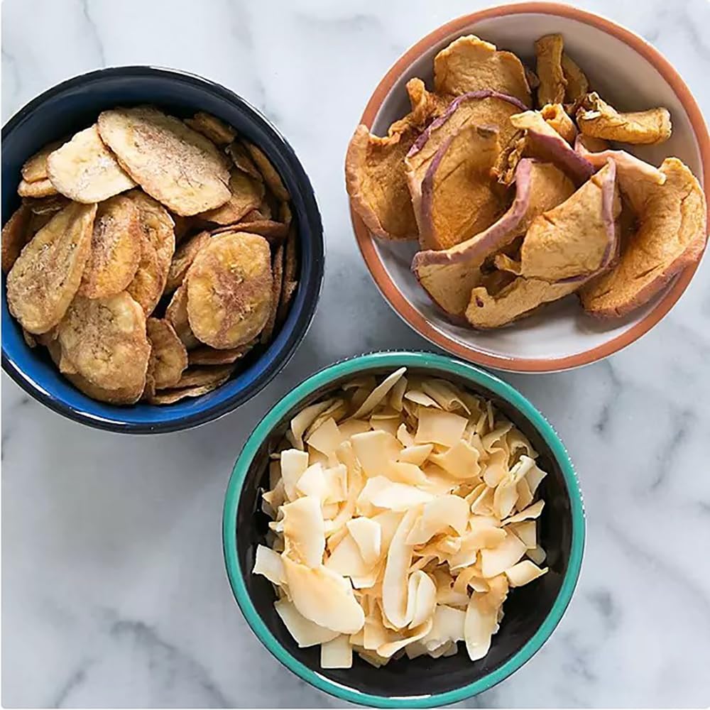Blunon Bare Chips coconut chips toasted texture for on-the-go snacking.