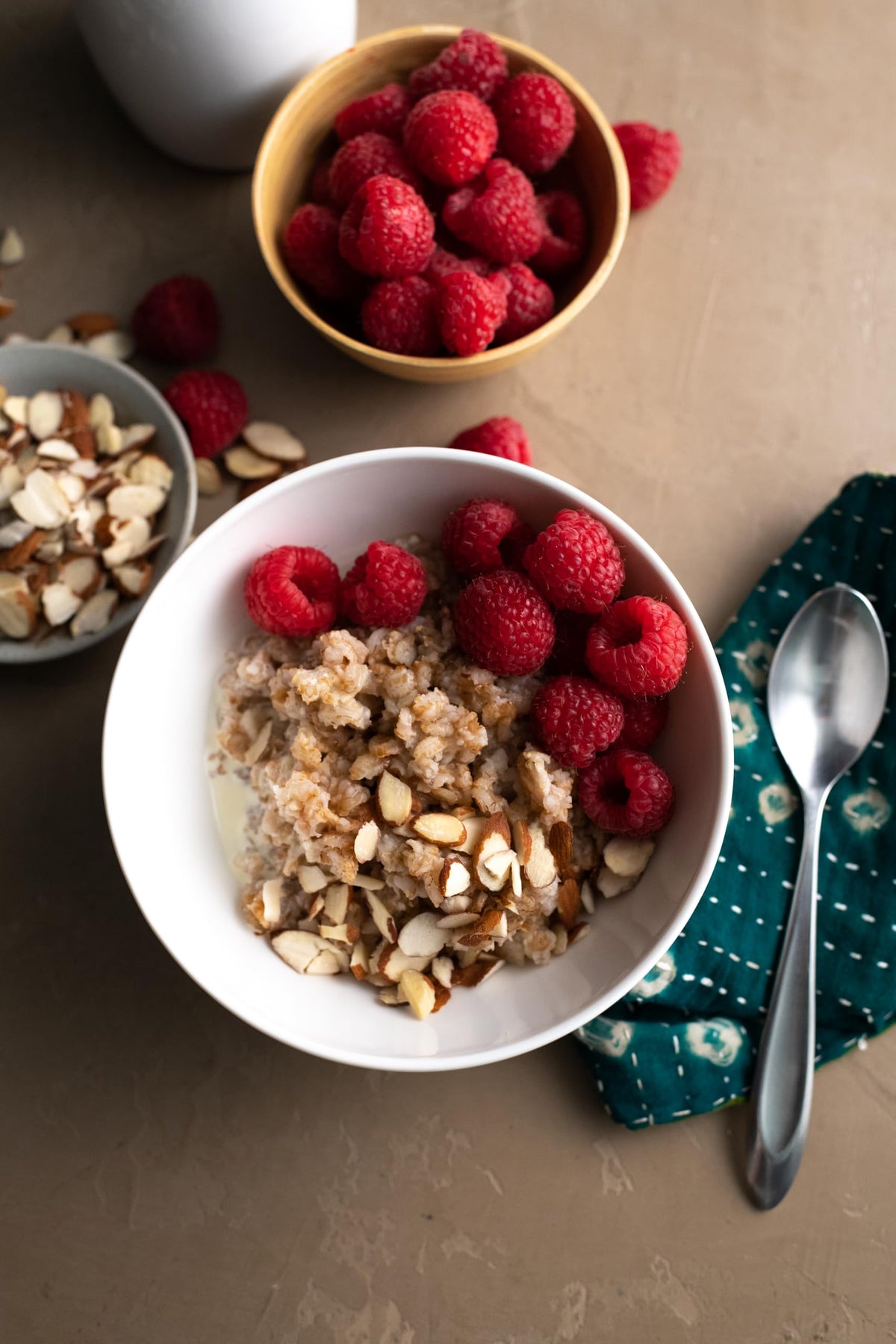 Bob's Red Mill 5 Grain Hot Cereal ingredients highlight a fiber rich flaxseed blend
