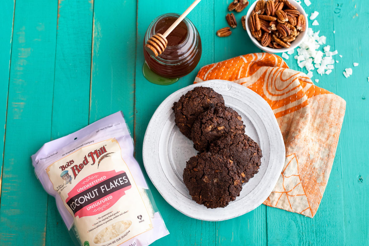 Bob's Red Mill Coconut Flakes used as dessert garnish on cake or pie
