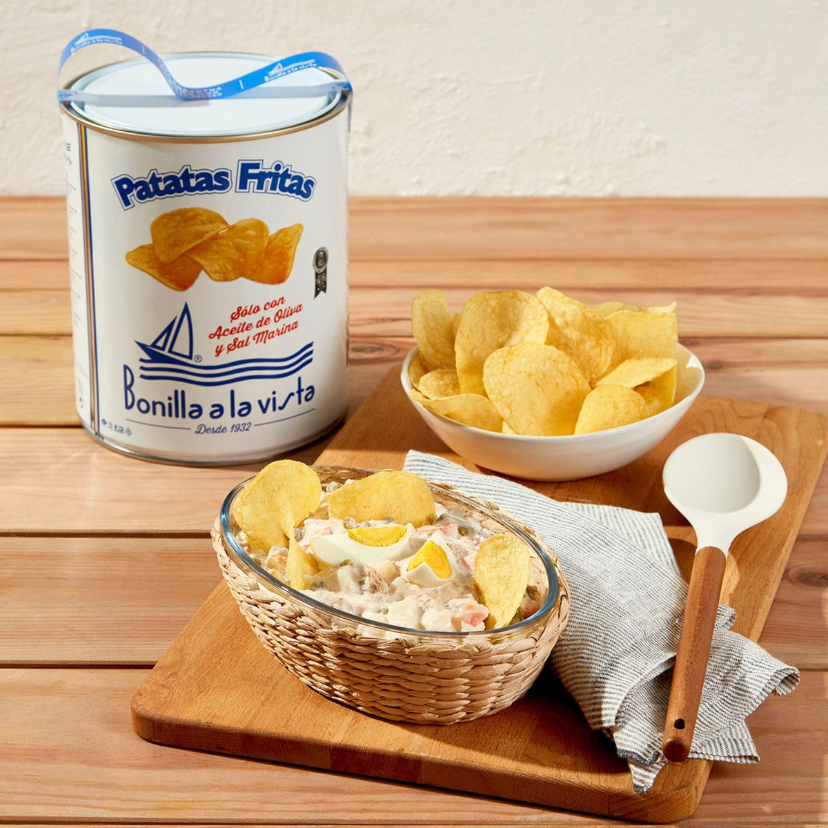 Bonilla a la Vista olive oil fry scene underlines premium oil for crisp, light chips
