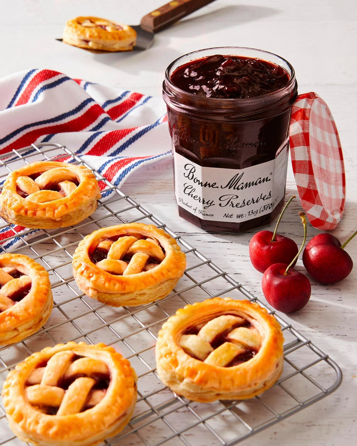 Bonne Maman variety pack 4 jars, ideal for mixing flavors.