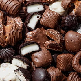 Bonnie and Pop English Toffee delivers buttery aroma and crisp texture.