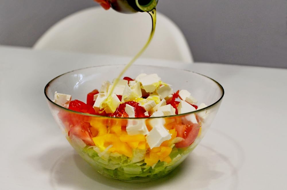Bono cold-press process close-up highlights freshness and nutrient retention.
