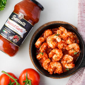 Botticelli ingredient closeup highlighting 100% Italian tomatoes and garlic