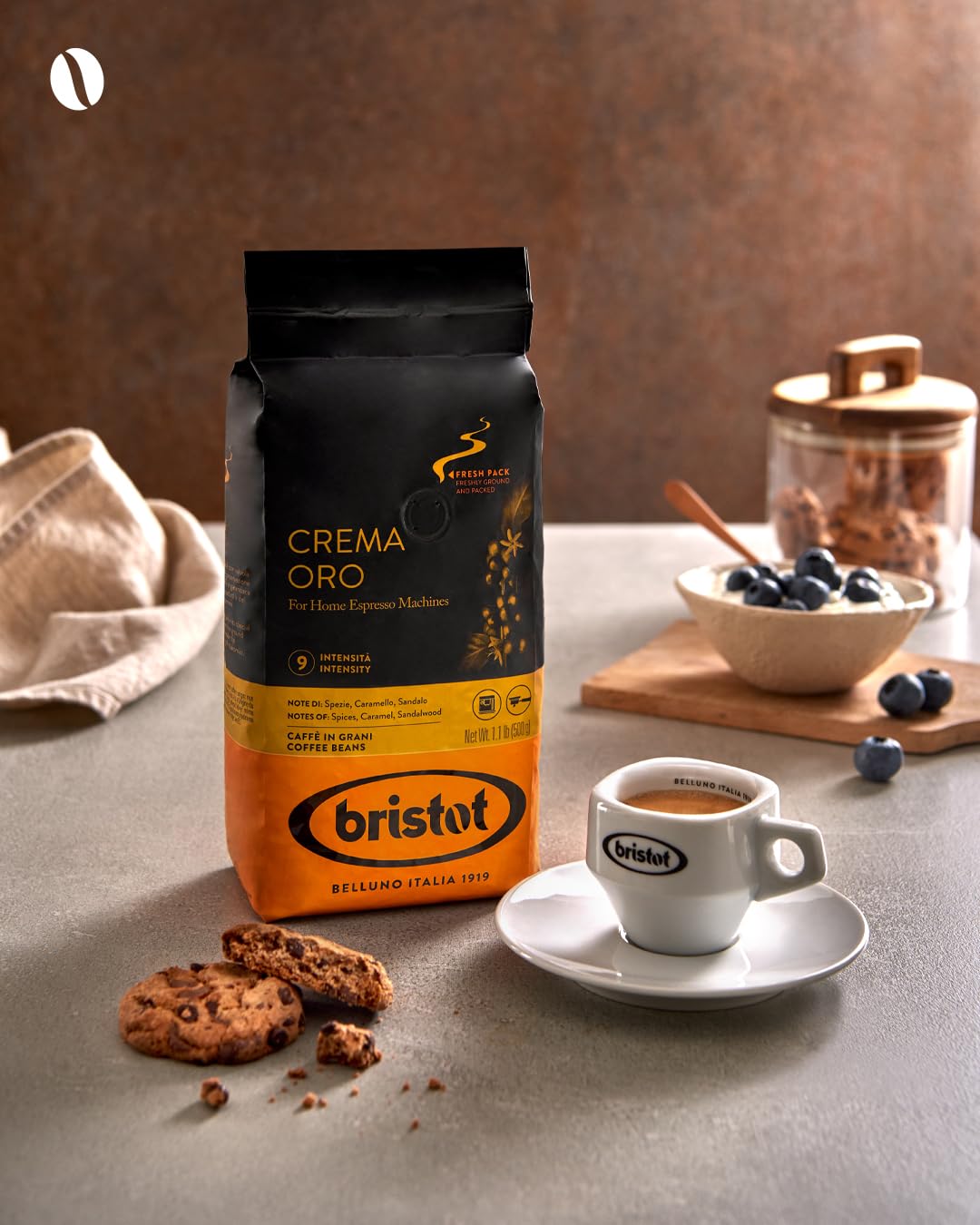 Bristot Crema Oro Dolomites roast close-up shows balanced Arabica-Robusta for crema.