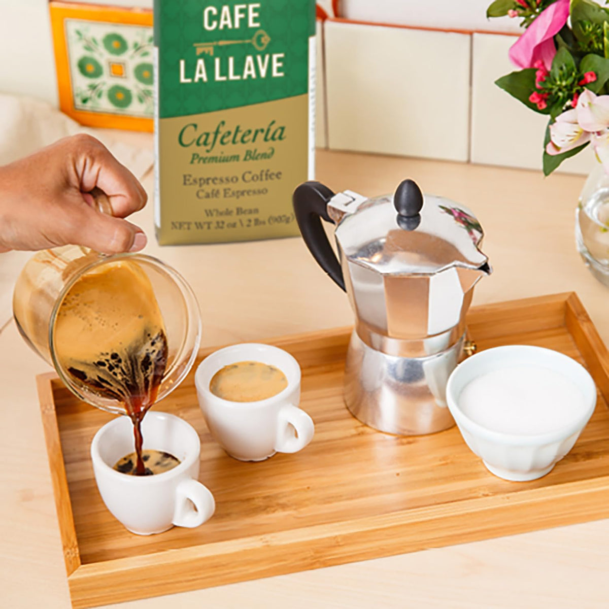 Cafe La Llave one-way valve packaging preserves freshness from roast to brew