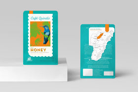 Cafe Quindio artisanal harvest close-up conveys care from local farmers
