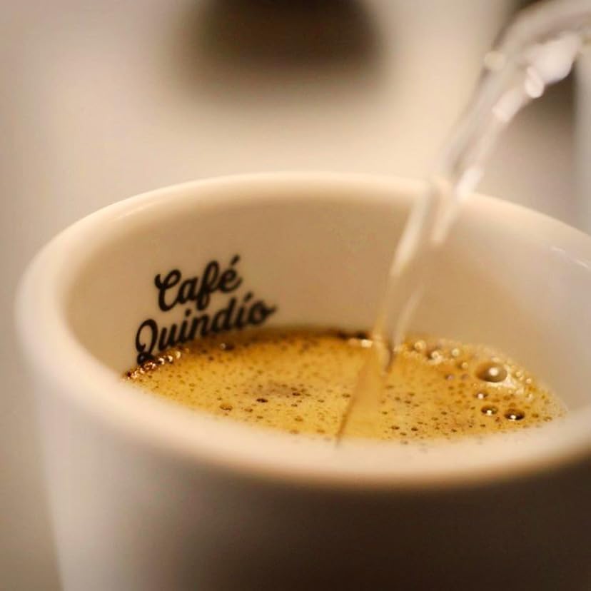 Cafe Quindio packaging design with clear quality labeling