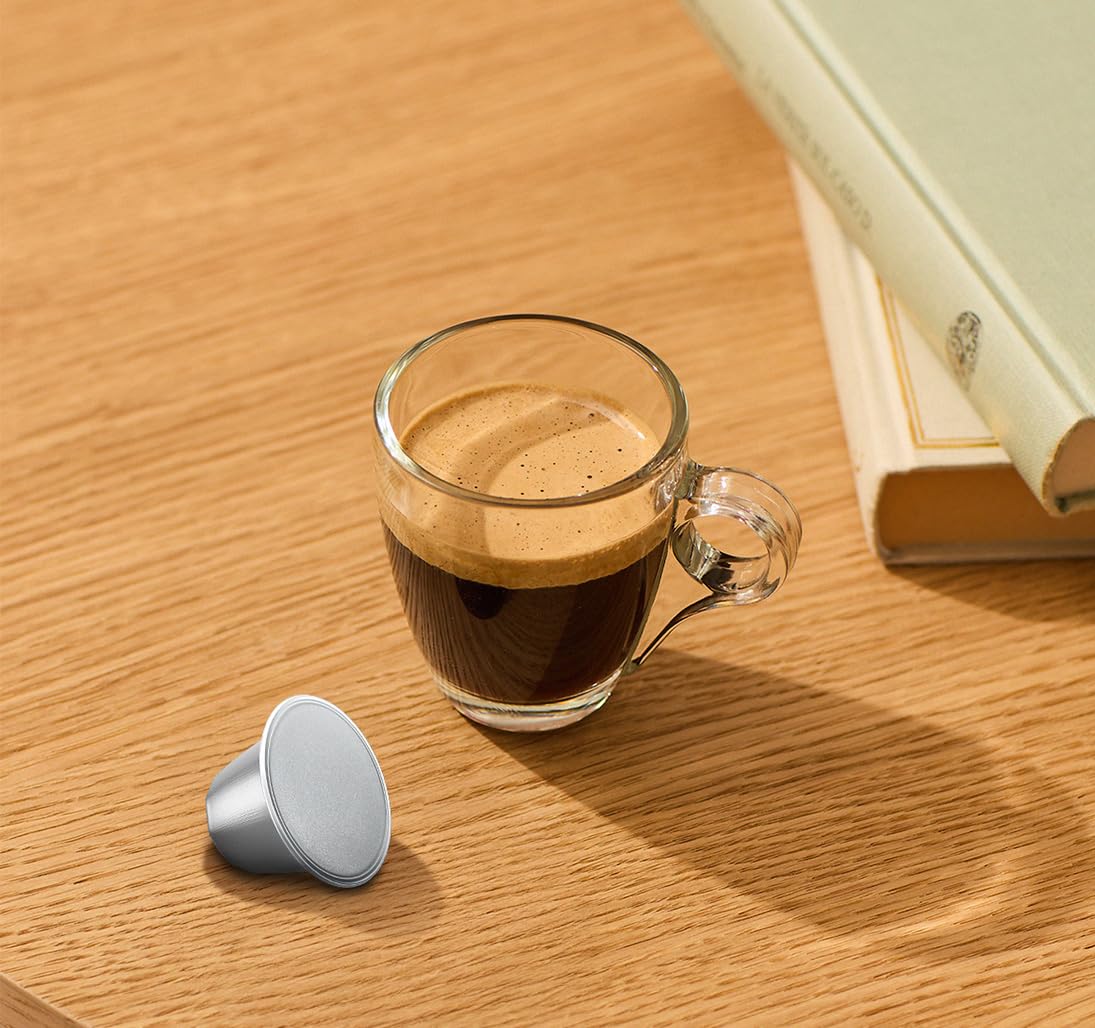 Cup of Magica Palermo espresso with thick crema and aroma