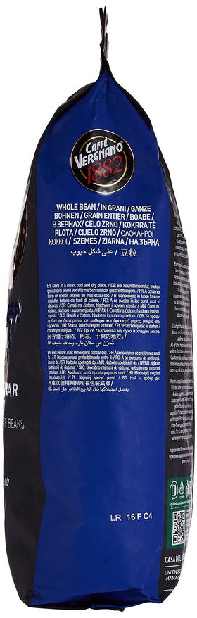 Caffe Vergnano Crema 800 Arabica-Robusta blend close-up showing balanced aroma.
