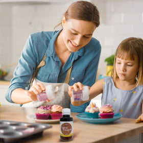 Cake S.O.S Creme Bouquet Emulsion delivers rich red color to desserts.