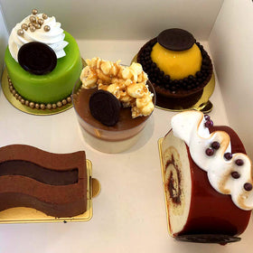 Cake S.O.S Creme Bouquet Emulsion adds depth to fillings and desserts.