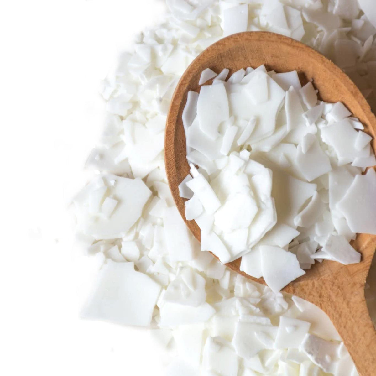 Cake S.O.S Paramount Crystals melt chocolate smoothly for glossy coatings.