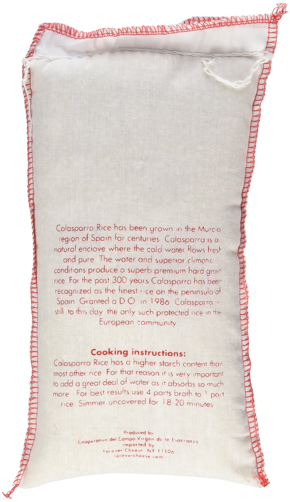 Calasparra paella rice grains close-up highlighting premium texture and absorbency.