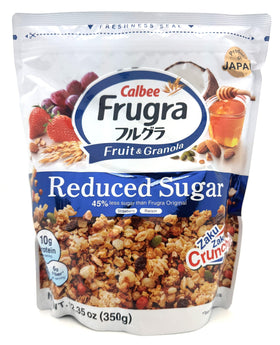 Calbee Frugra almond flakes pumpkin seeds close-up for texture.