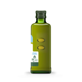 California Olive Ranch EVOO label closeup emphasizes origin and harvest year.