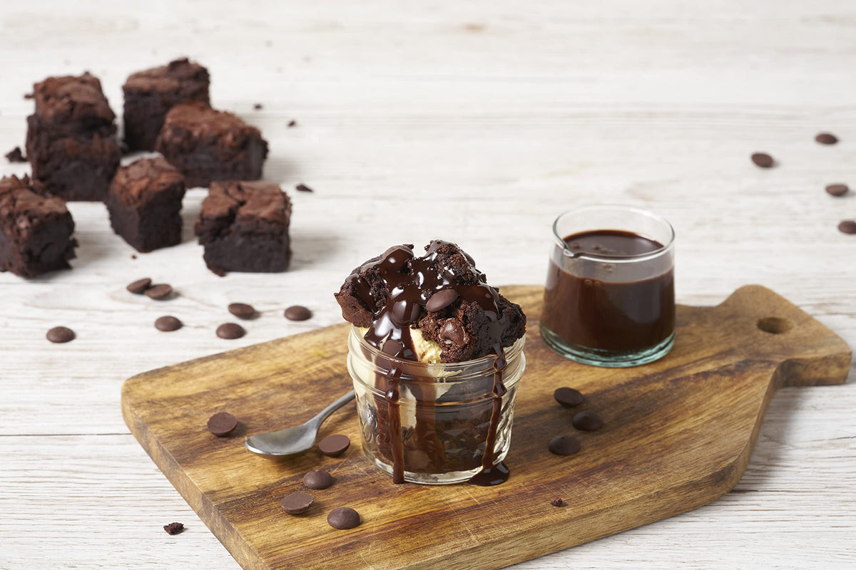 Melting Callebaut 70% callets demonstrating smooth flow for tempering and molding.