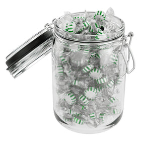 Cambie Arcor Spearmint Starlights party favors with classic mint flavor for guests.