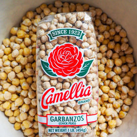 Camellia Brand dried garbanzo beans salad bowl presentation, adds protein and texture to greens.