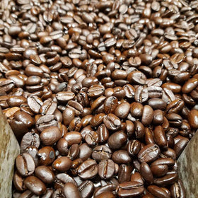 Small-batch roaster process aligns with ethical sourcing and fresh flavor.