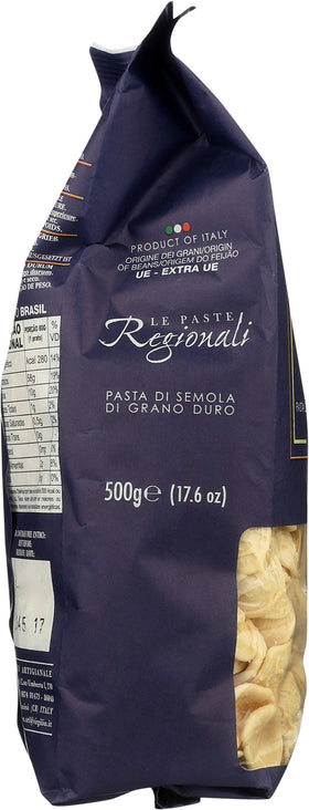 Serving Camp'Oro pasta with basil pesto and olive oil sheen