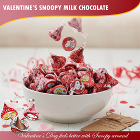 Candylish Snoopy Valentine chocolate in a ready-to-fill gift bag.