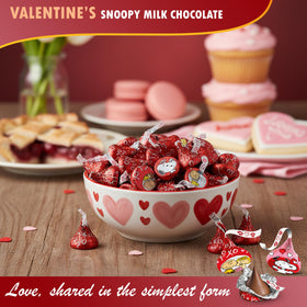 Candy bowl display with Candylish Snoopy Valentine treats.