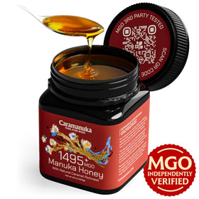 Caramanuka Manuka Honey label with QR highlight batch-tested transparency.