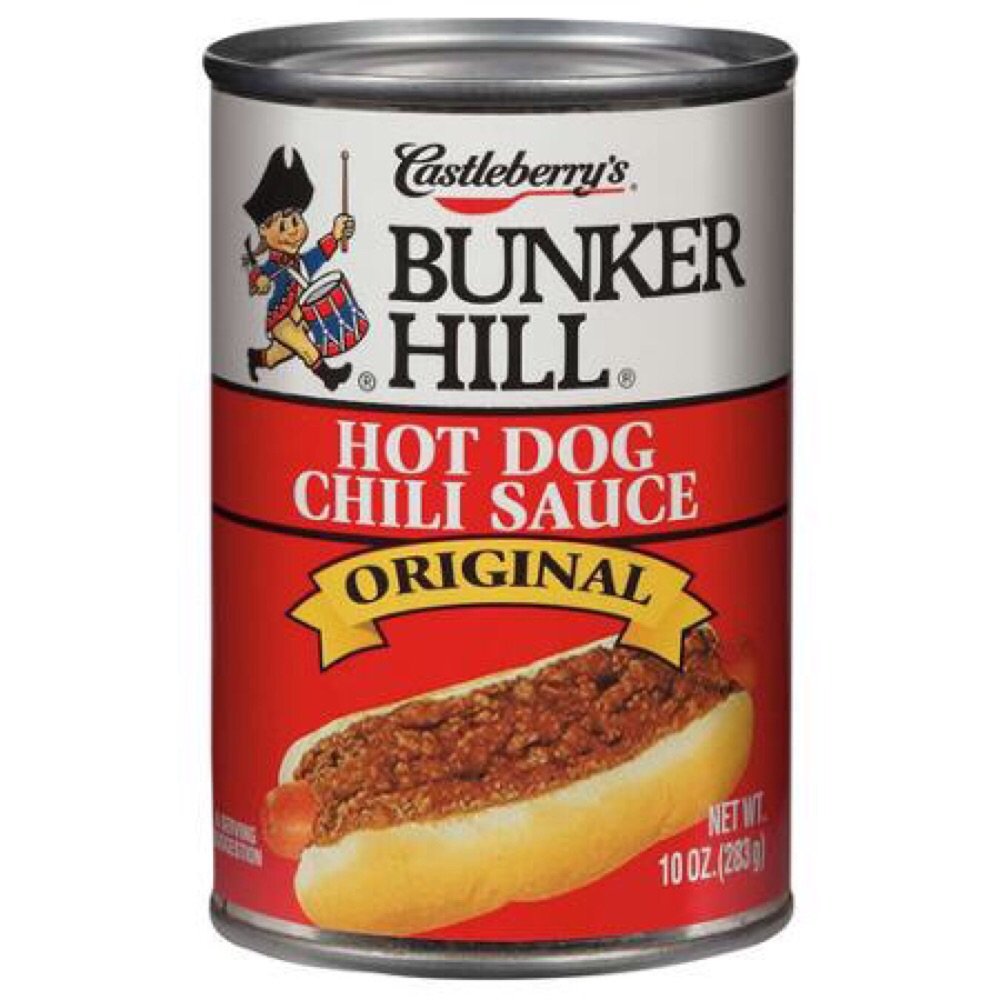 Castleberry's Original Hot Dog Chili Sauce 3-pack can adds bold flavor to hot dogs.