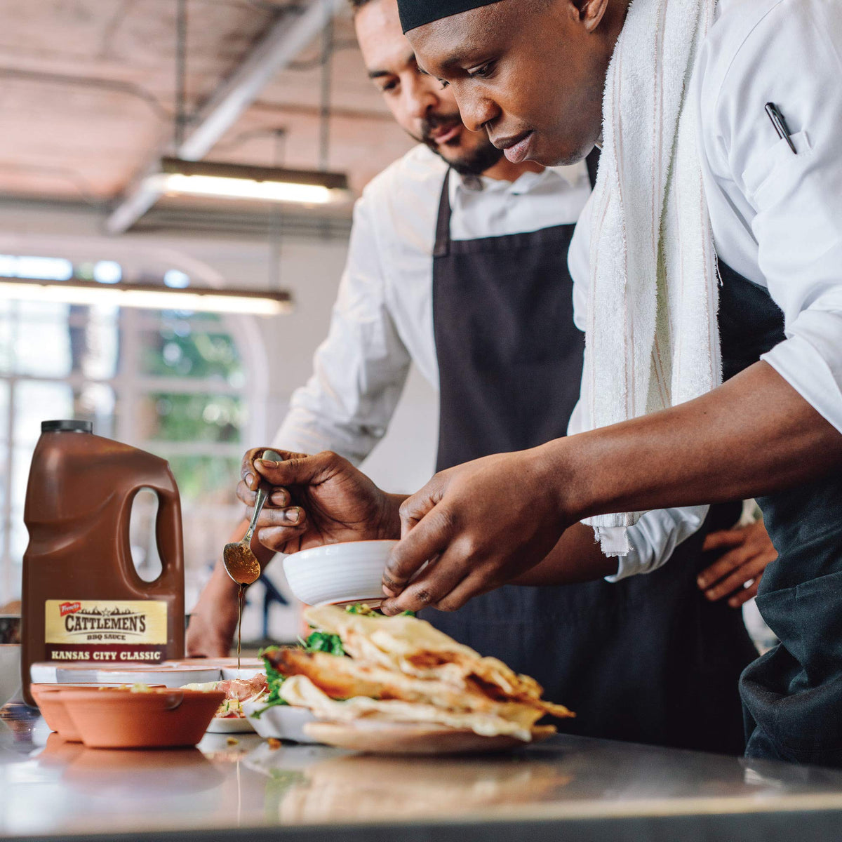 Cattlemen's Kansas City Classic BBQ Sauce dip for wings and appetizers