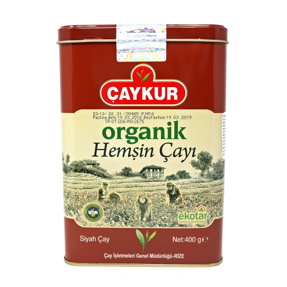 ÇAYKUR Organic Hemşin Tea leaves in fresh, aromatic brew for a smooth morning