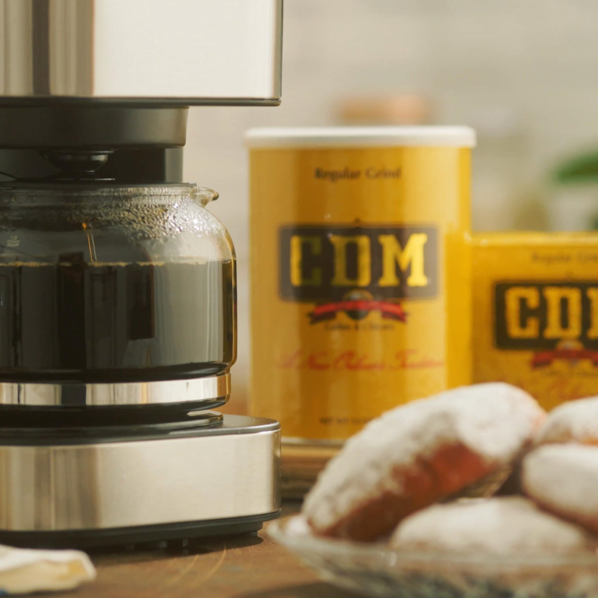 CDM cafe au lait setup shows versatile pairing with milk and cream