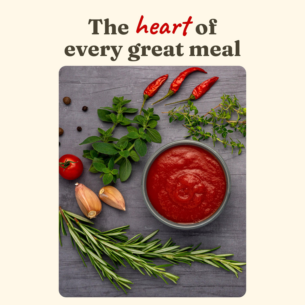 Cento Rustica Passata being poured, illustrating easy, quick weeknight meal prep.