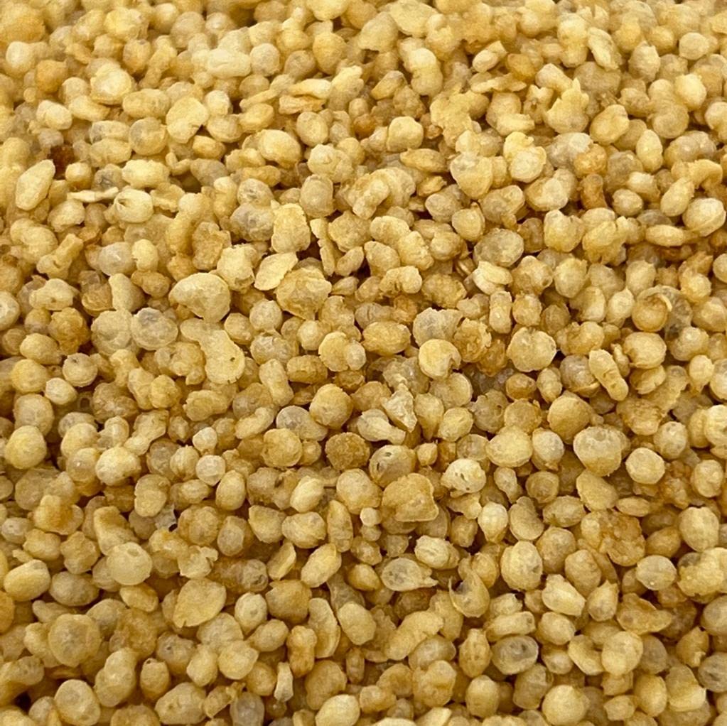 CEREAUSLY Quinoa Crispies yogurt topping close-up with airy quinoa crunch.