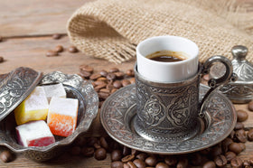 Çerez Pazarı Turkish Delight dusted with sugar, easy to share without sticking.