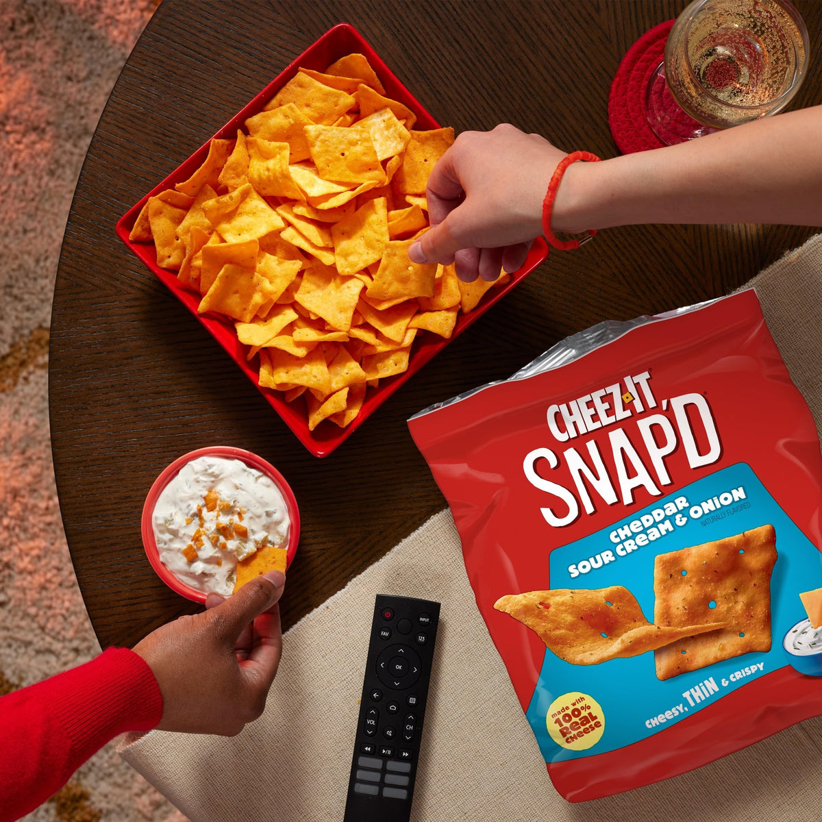 Six-bag Cheez-It Snap'd case emphasizes value and freshness across the week.