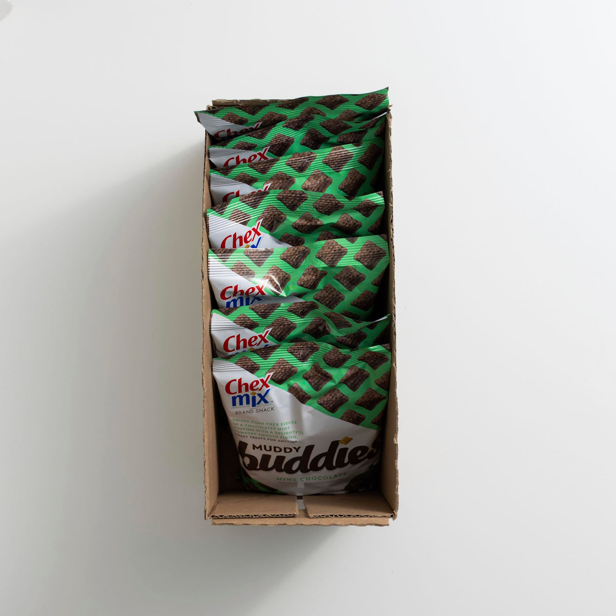 Aromatic mint chocolate snack paired with coffee or tea breaks.