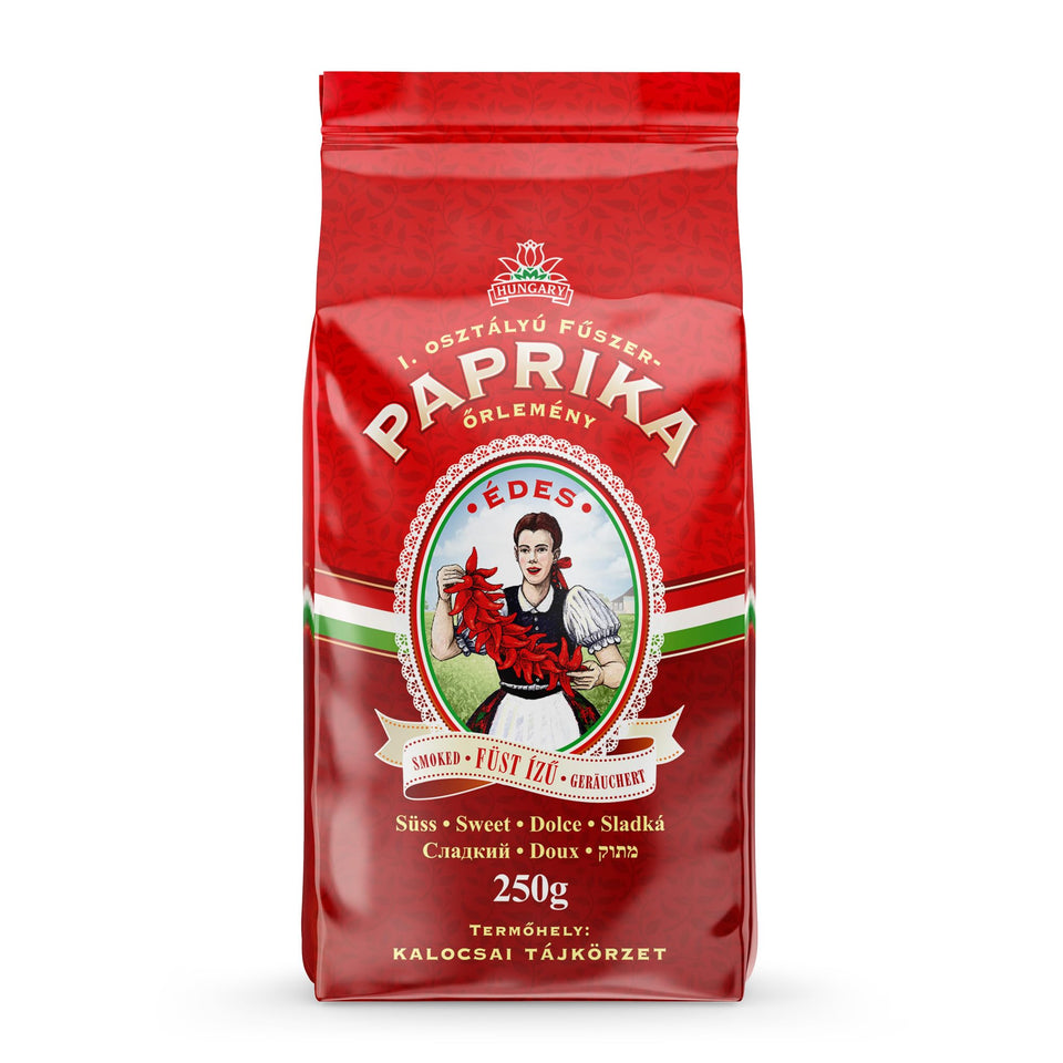 CHILI-TRADE Hungarian Sweet Smoked Paprika bottle highlights aroma ideal for goulash and sauces.