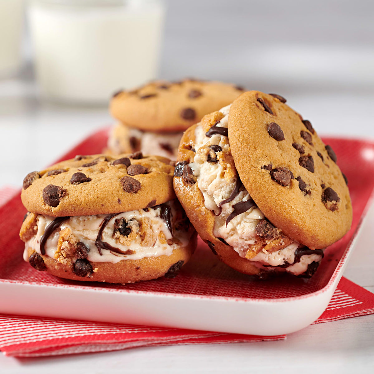 Chips Ahoy Fresh Stacks party snack tray with cookies.
