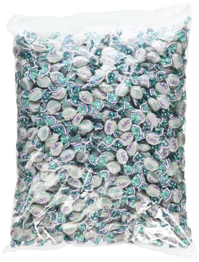 Close-up of Chipurnoi eucalyptus menthol jujubes showing chewy texture and refreshing aroma for snacking