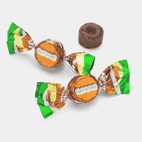 Chipurnoi Glitterati Cocoamenta close-up shows dark cocoa and mint balance for refined after-dinner treat.