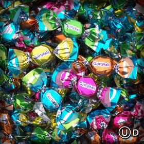 Chipurnoi Glitterati passion-fruit candy highlights island-inspired indulgence for party favors.