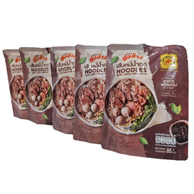 Cho Chang Thai boat noodles pack display showing convenient five packets for quick meals.