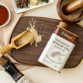 Chung Jung One premium sesame oil in wok during stir-fry