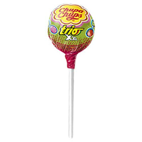 Chupa Chups XXL Trio strawberry-kiwi flavor layer for fruity snacking.
