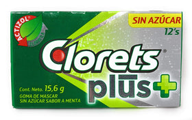 Cloret's Plus Mint gum 12-pack front view for fresh breath on the go.