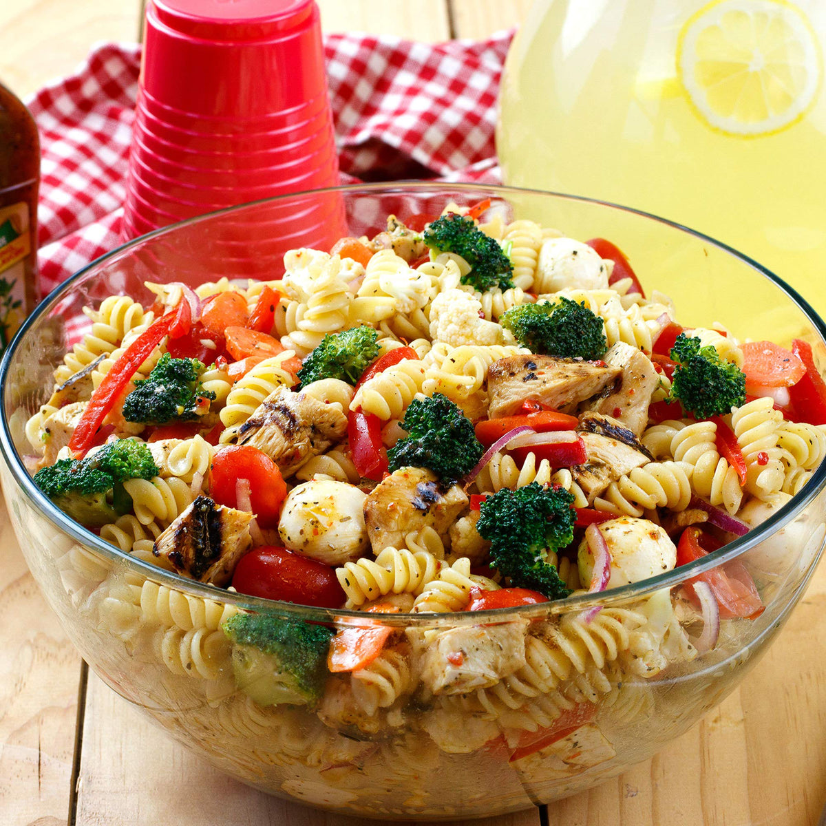 Club House Italiano spice blend jar close-up for versatile Italian dishes.